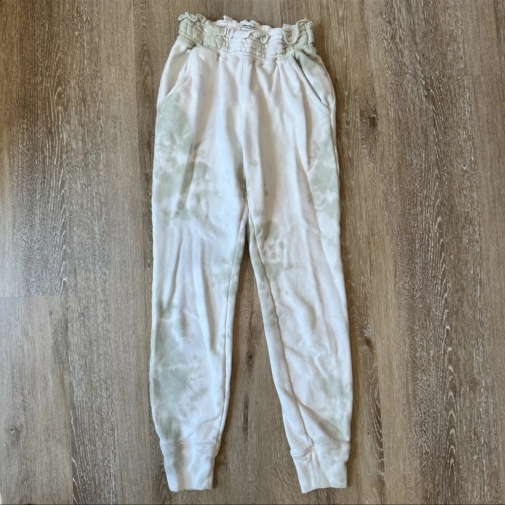 Abercrombie & Fitch Light Cream and Green Garment Dyed Sweatpant Joggers - Picture 2 of 4